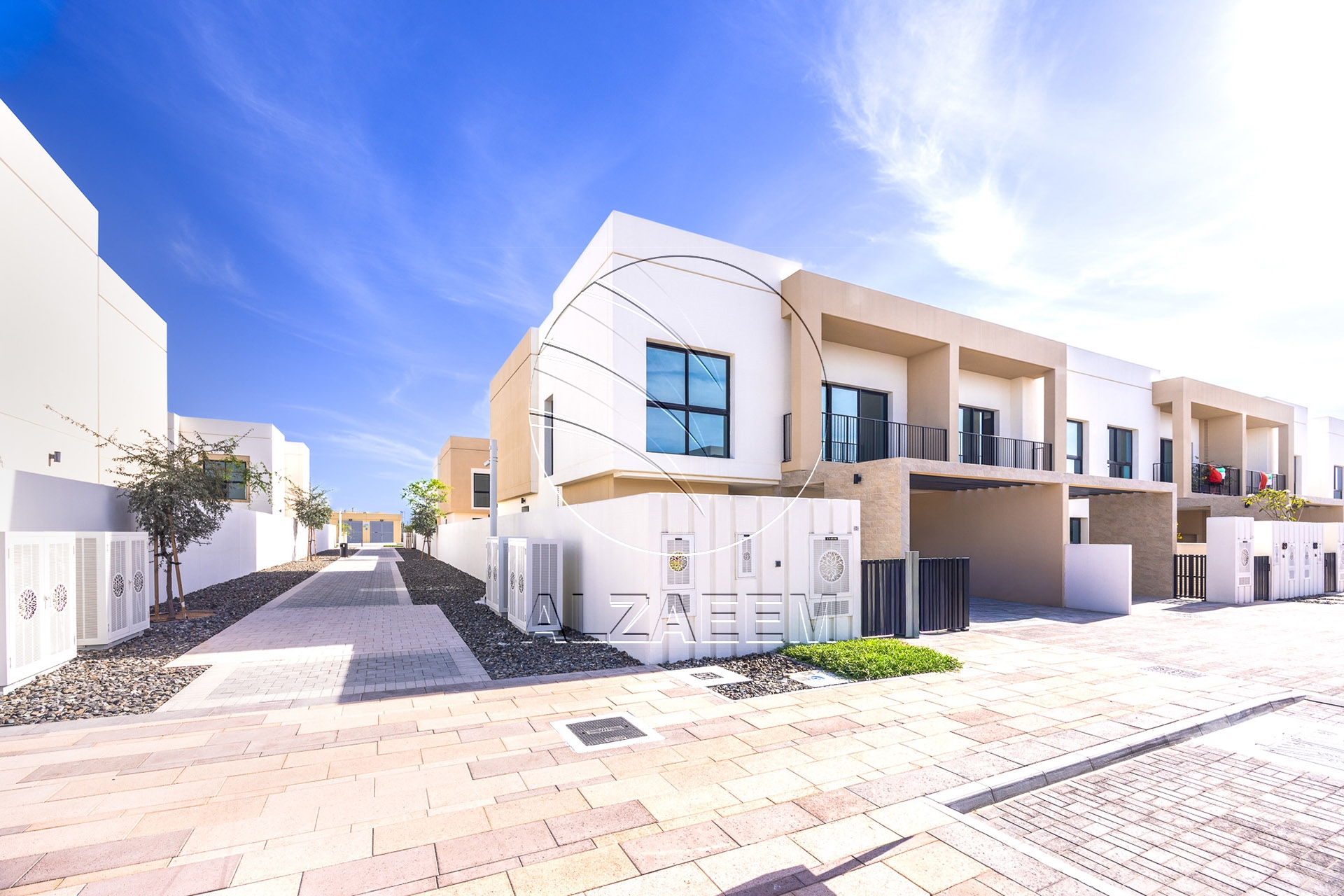 √Corner Unit | Double Row | Move-in Ready√