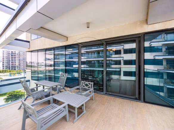 CORNER- 2+Maid | Golf Course View | VACANT