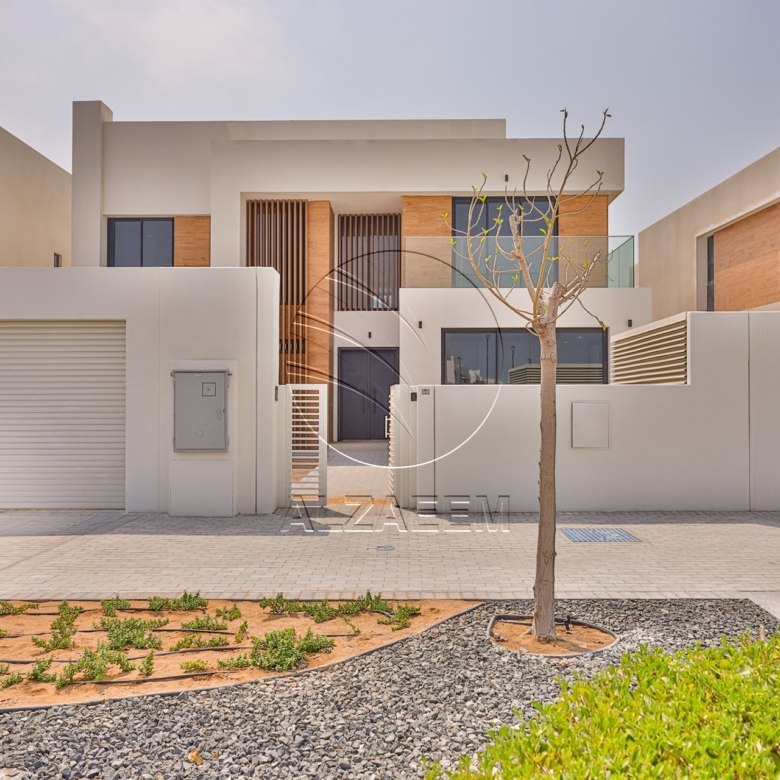 √ 4BR+Maid Single Row Villa | Prime Location √
