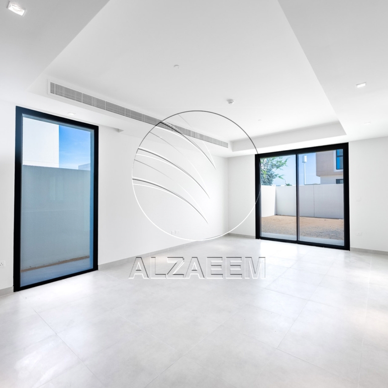 √Corner Unit | Double Row | Move-in Ready√