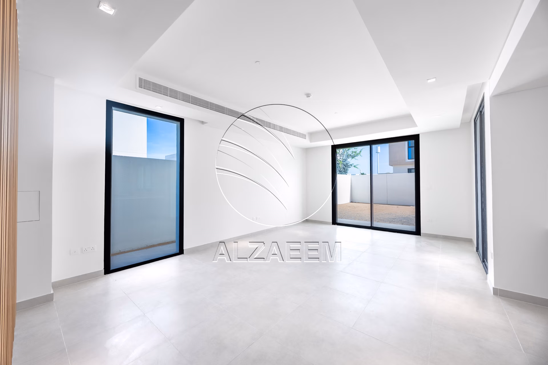 √Corner Unit | Double Row | Move-in Ready√
