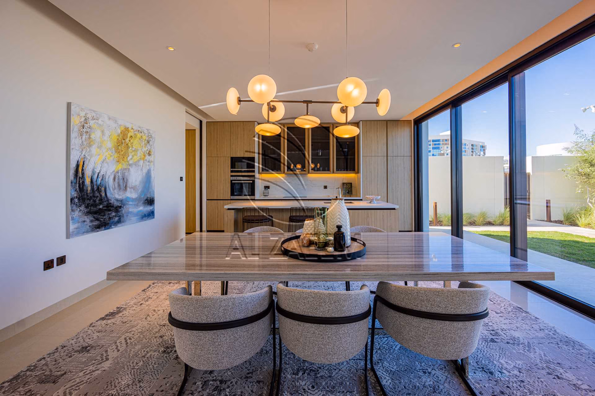 Luxury Living | High Ceiling | Single Row Corner