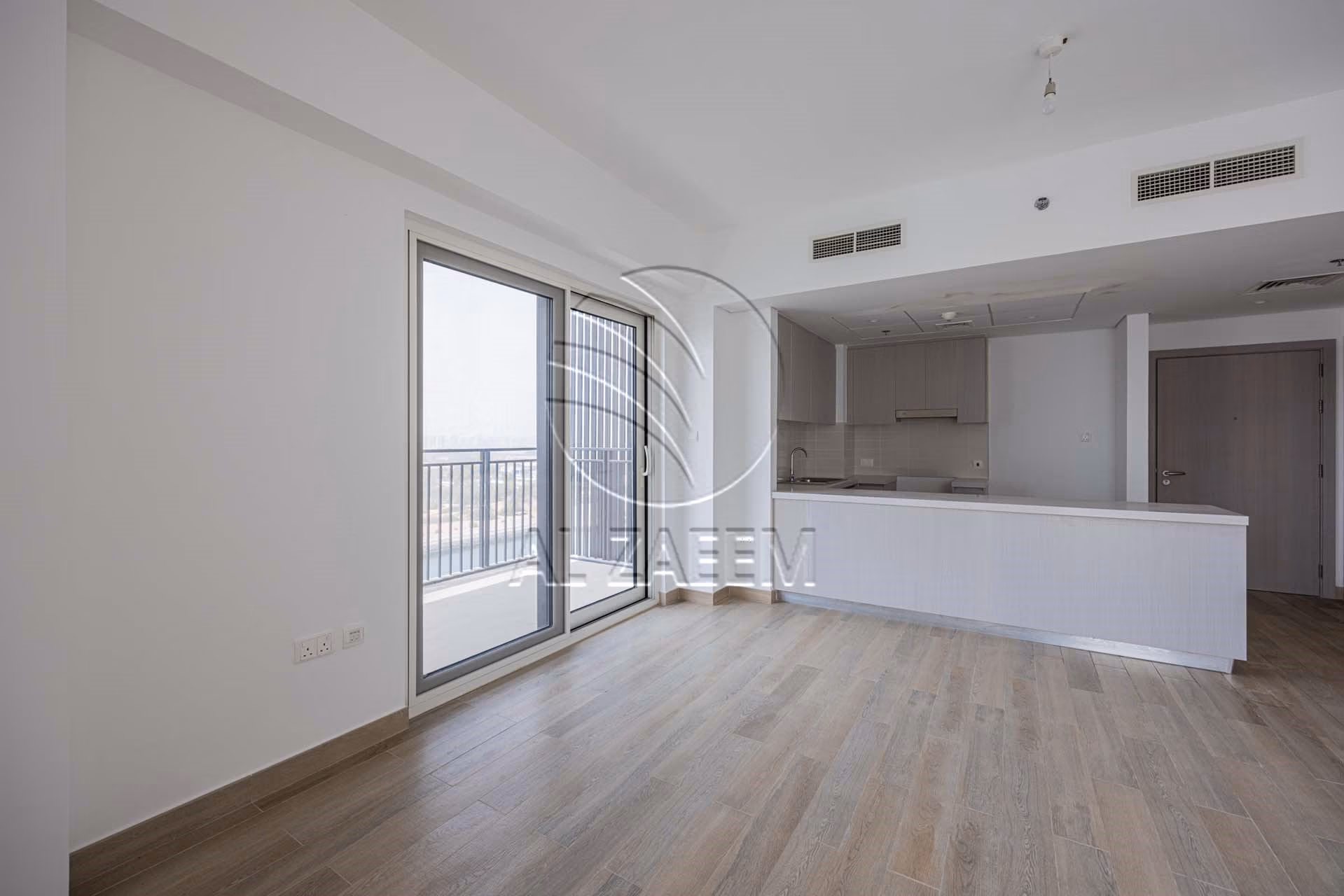 √Full Canal View | Waterfront Living | Top Floor√