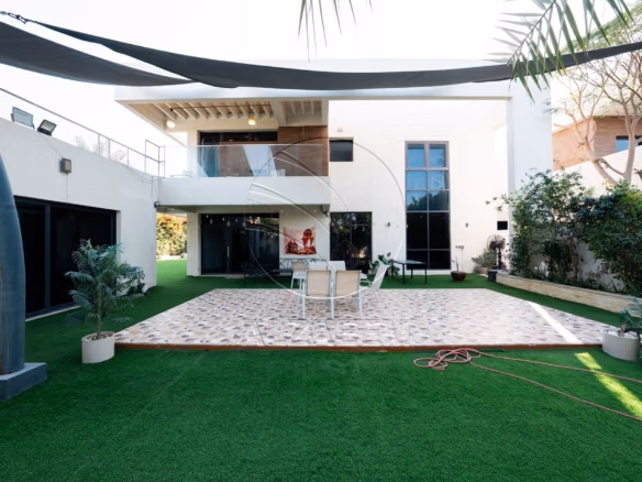 VIP | Upgraded Villa | Corner Single Row | Jacuzzi