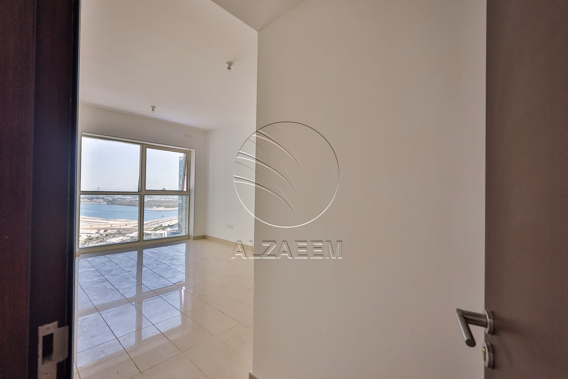 HIGH Level | BIG LAYOUT | Balcony | Open Kitchen