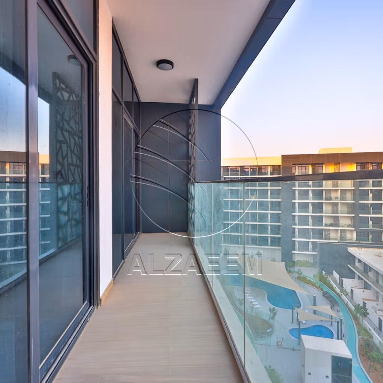 FURNISHED! Overlooking the Pool | Up to 2 Payments