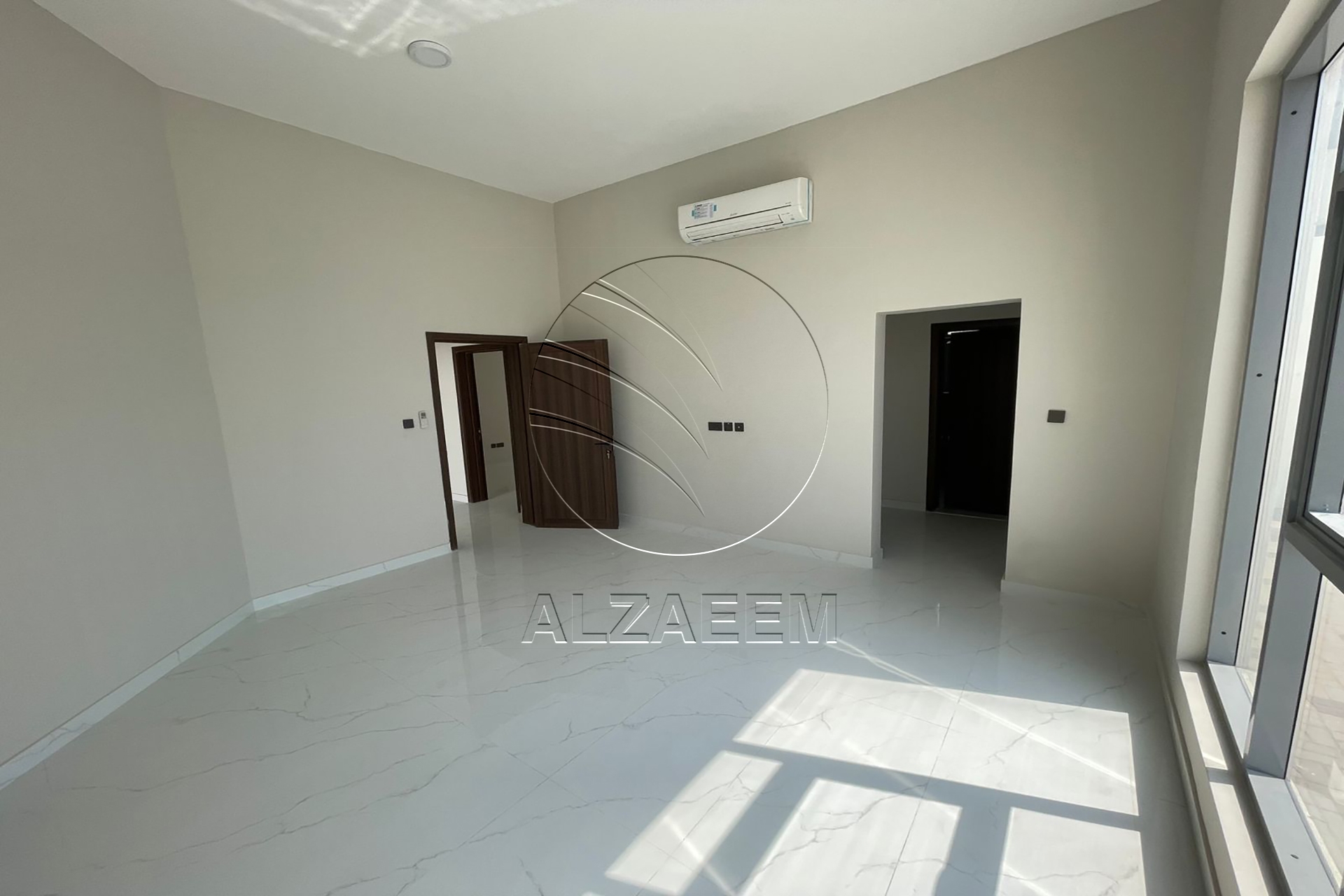 √ Mixed Use Villa | 5 Master Bedrooms | Majlis √