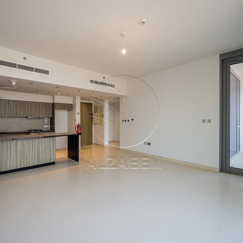 √ VACANT | Partial Sea View | Spacious Layout √