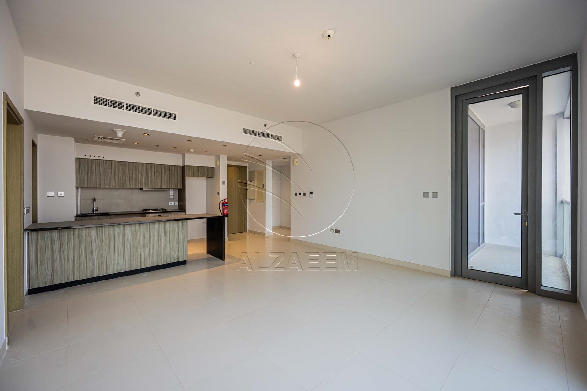 √ VACANT | Partial Sea View | Spacious Layout √