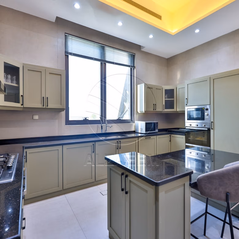 √ Single Row End | High Ceiling | Luxury Living √