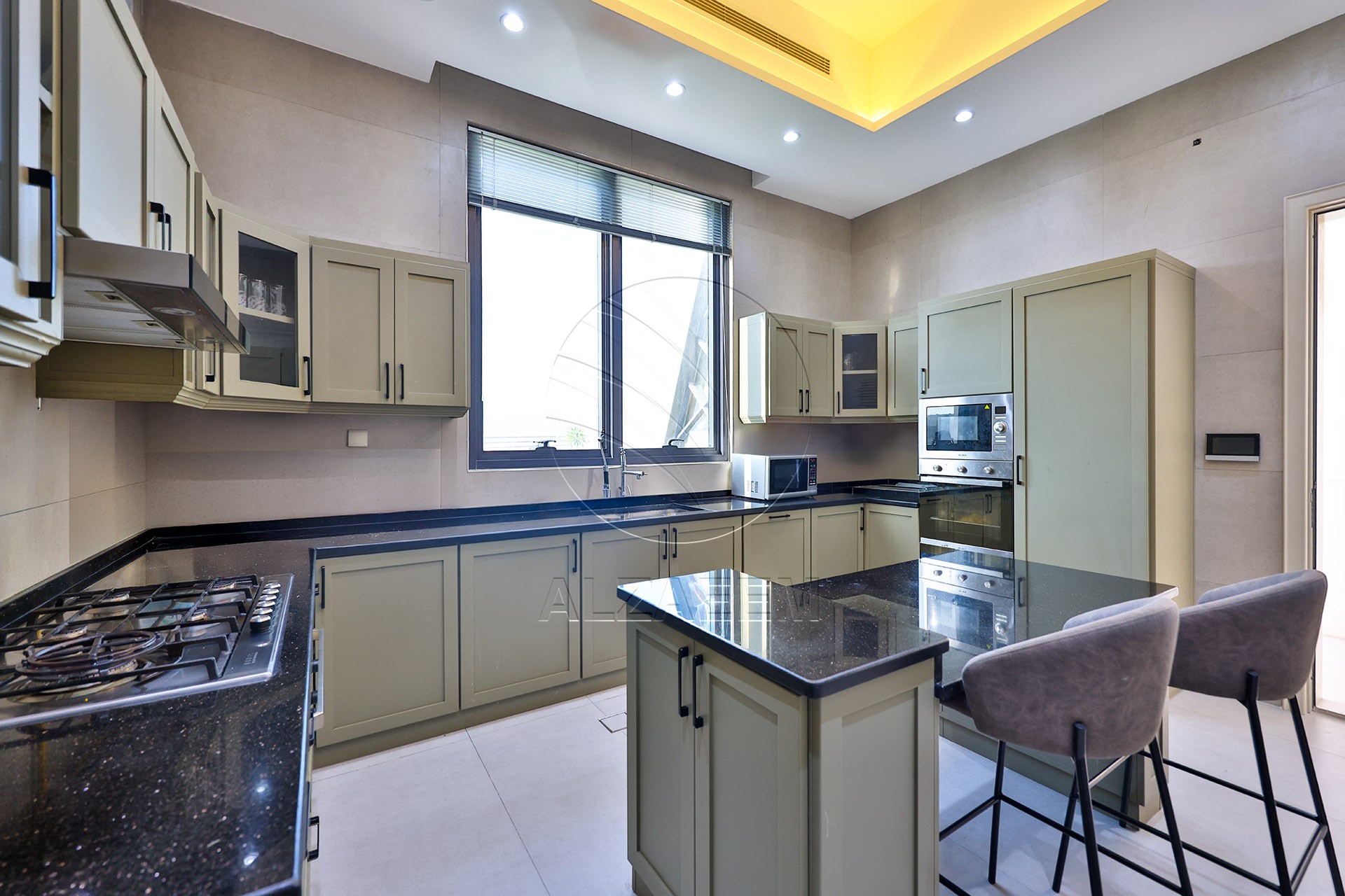 √ Single Row End | High Ceiling | Luxury Living √