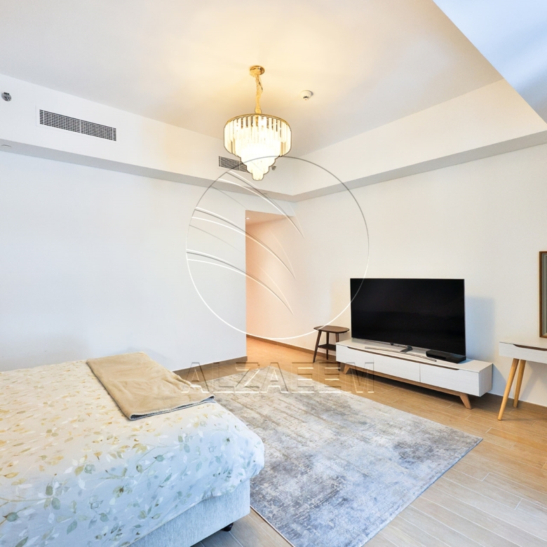 CORNER- 2+Maid | Golf Course View | VACANT
