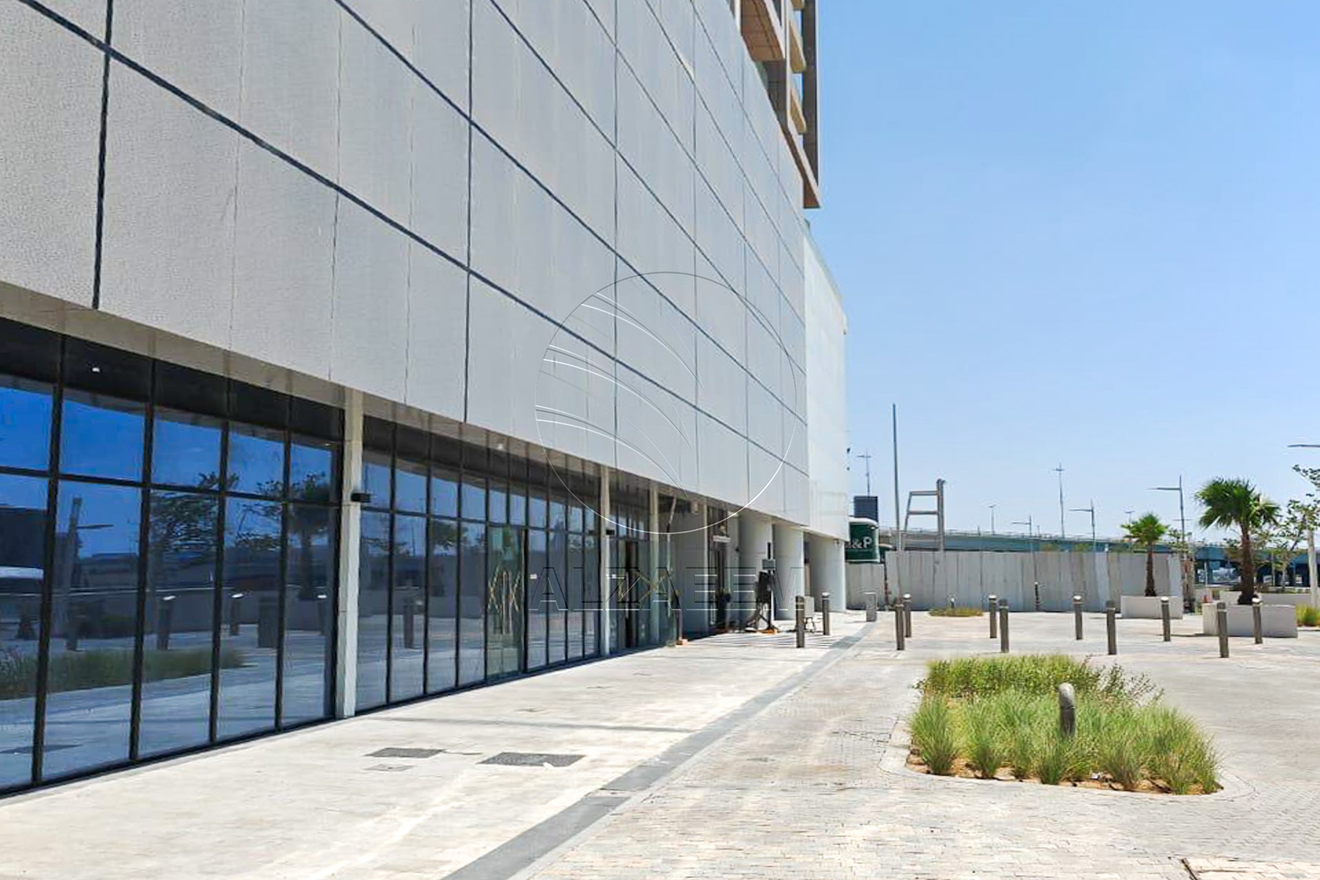 √ Brand New Retail Shop | Ideal for Business √
