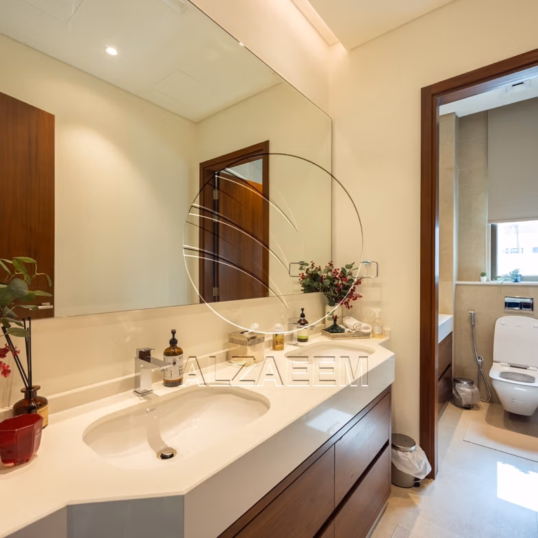 CORNER 5BR Villa with Pool | Landscaped Garden