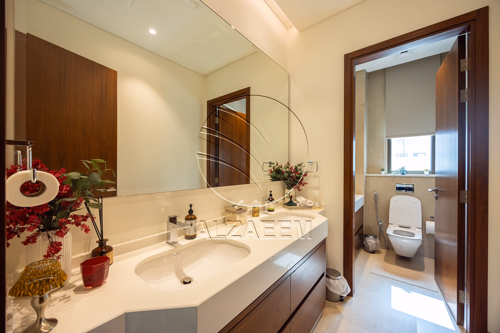CORNER 5BR Villa with Pool | Landscaped Garden