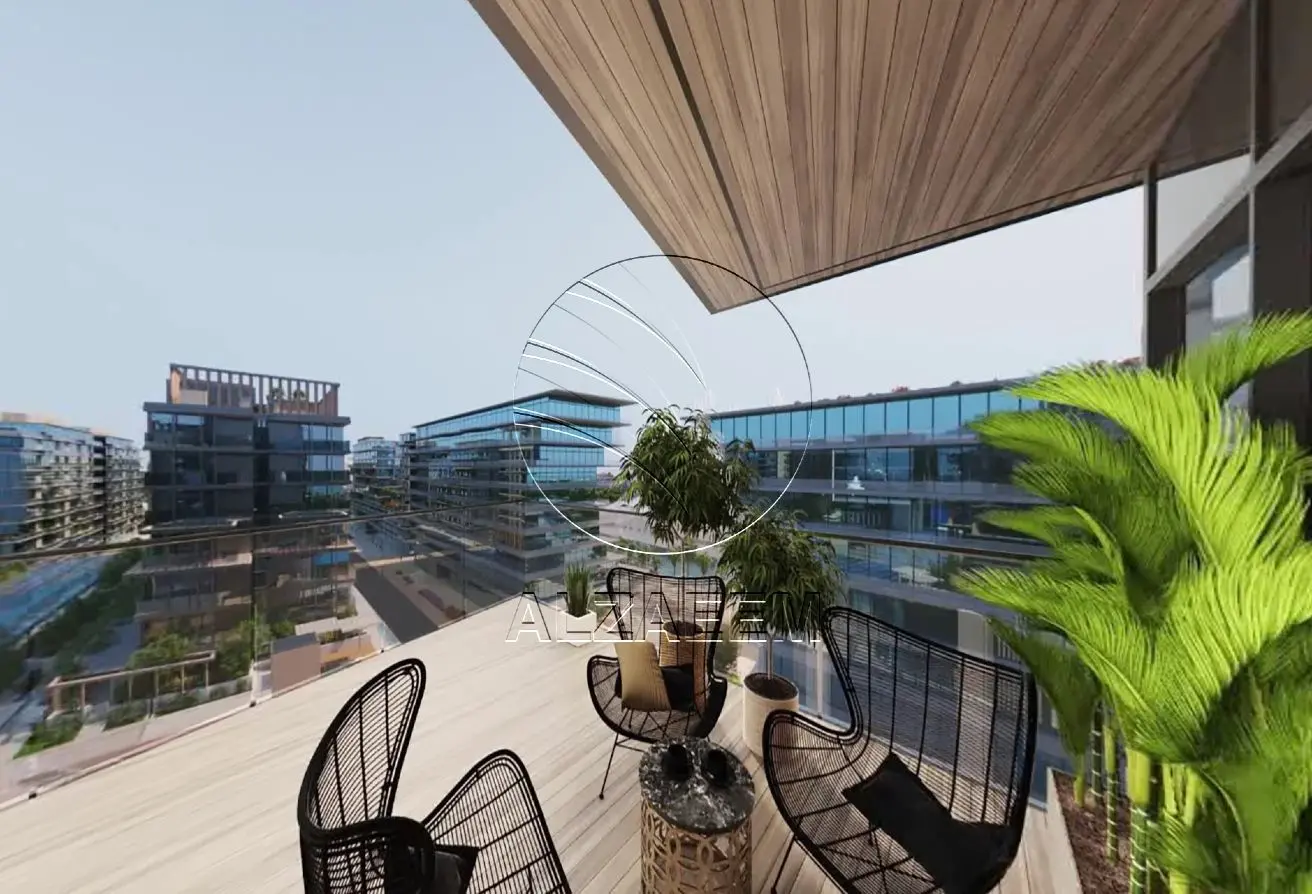 Corner Unit | Big Balcony | Community View