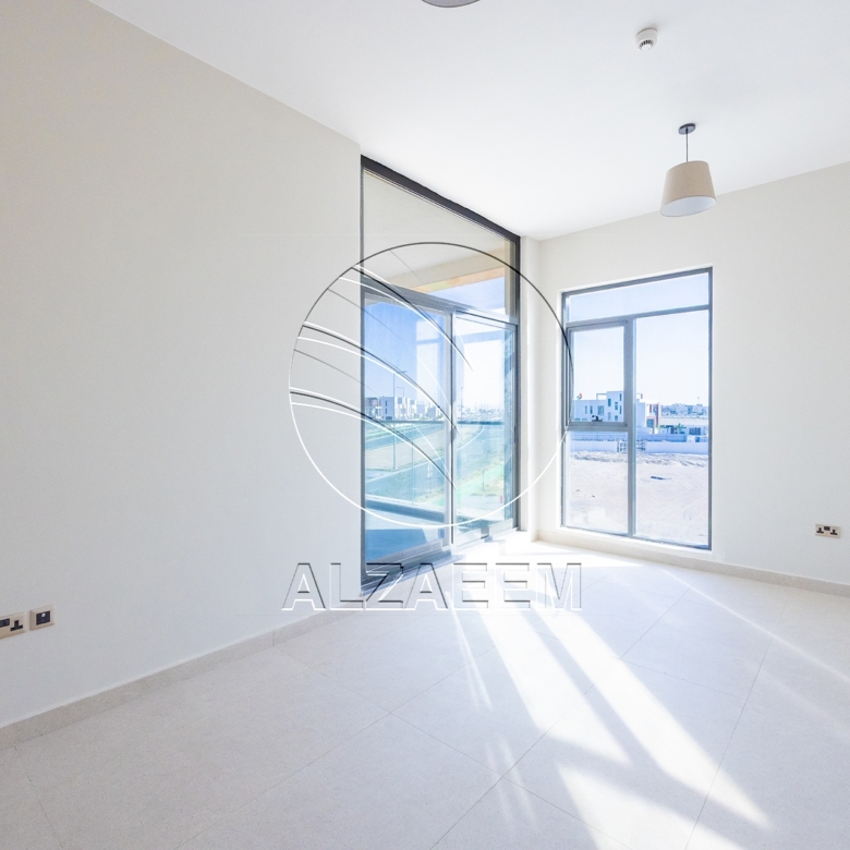 √ Move in Ready | Corner Layout | Prime Location √