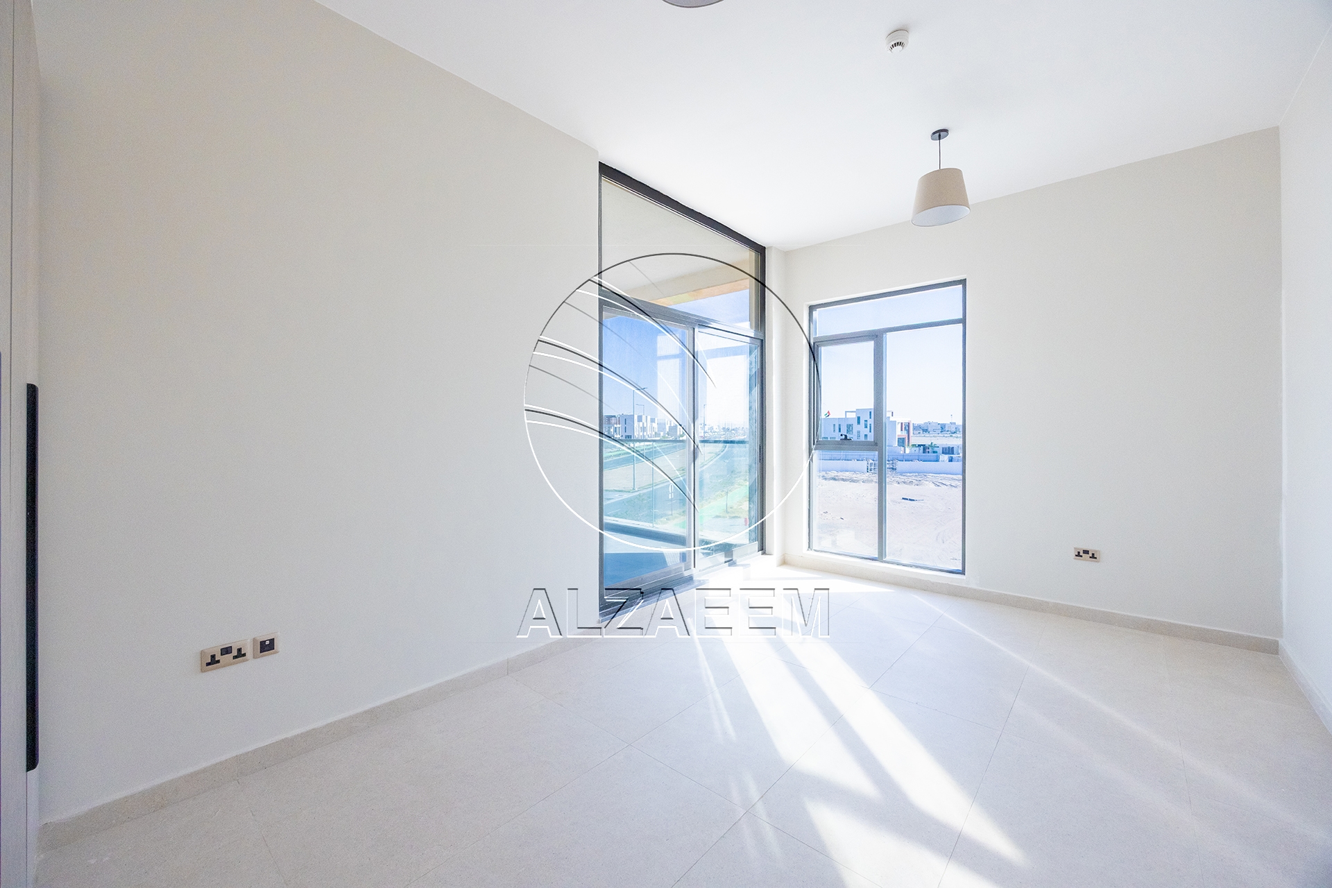 √ Move in Ready | Corner Layout | Prime Location √