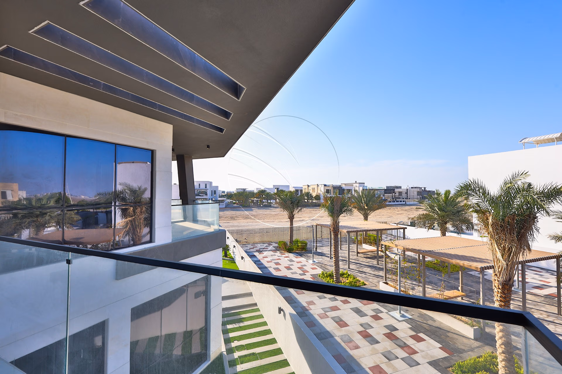 √ Single Row End | High Ceiling | Luxury Living √