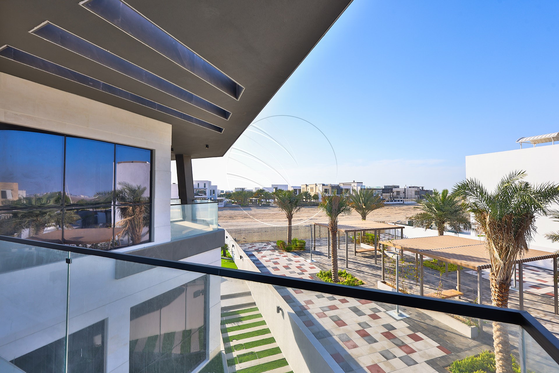 √ Single Row End | High Ceiling | Luxury Living √