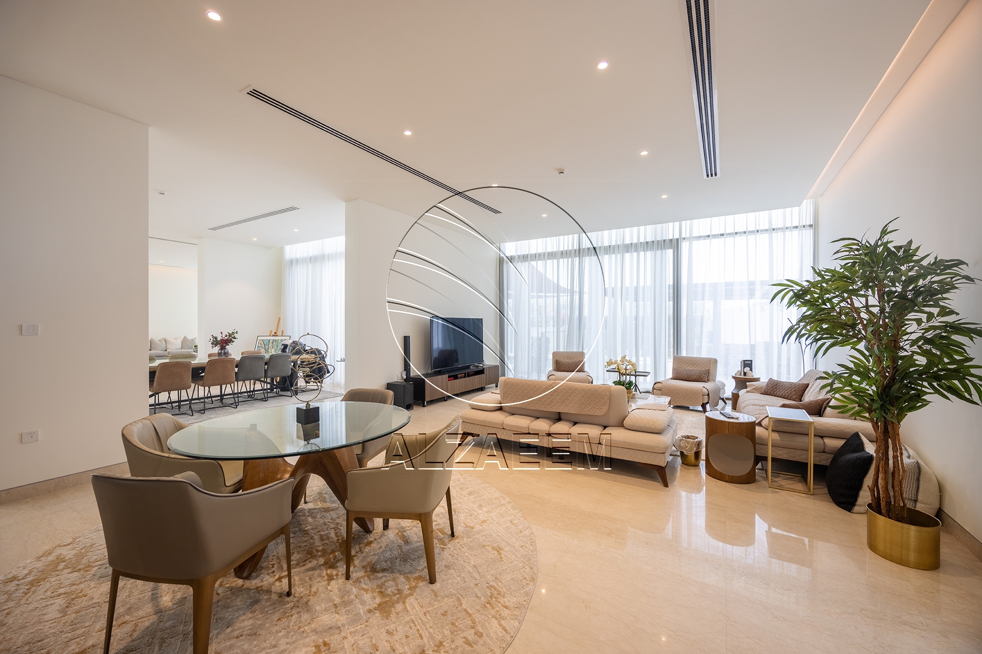 √CORNER 5BR Villa with Pool | Landscaped Garden√