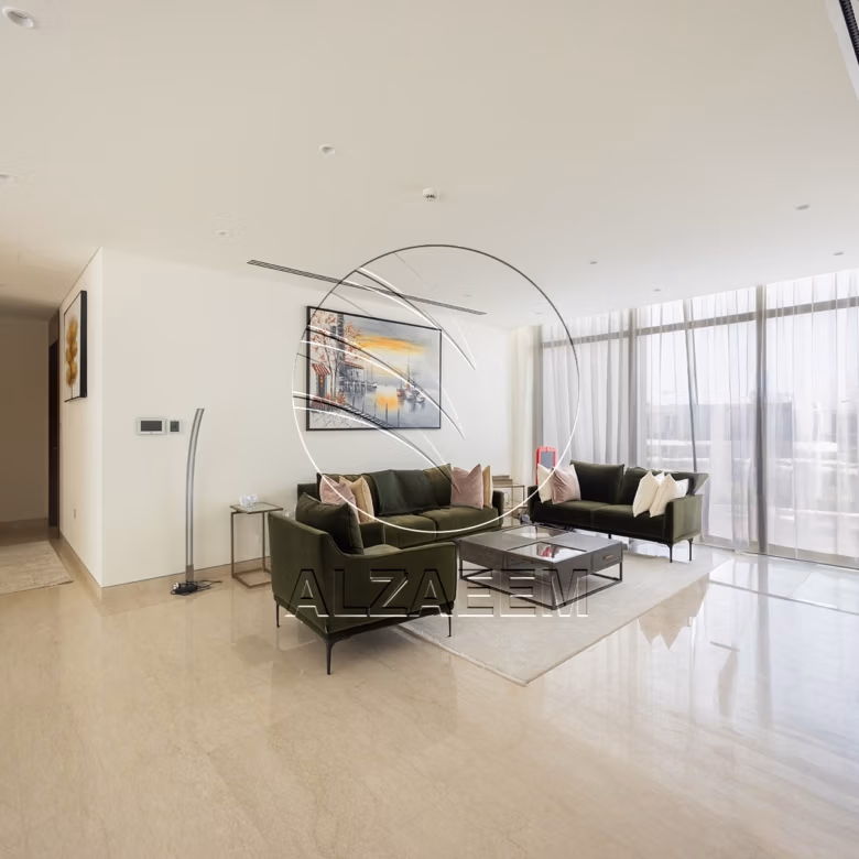 CORNER 5BR Villa with Pool | Landscaped Garden