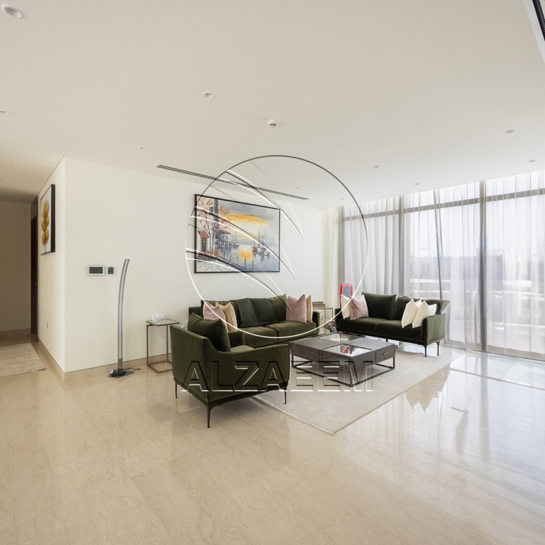 √CORNER 5BR Villa with Pool | Landscaped Garden√