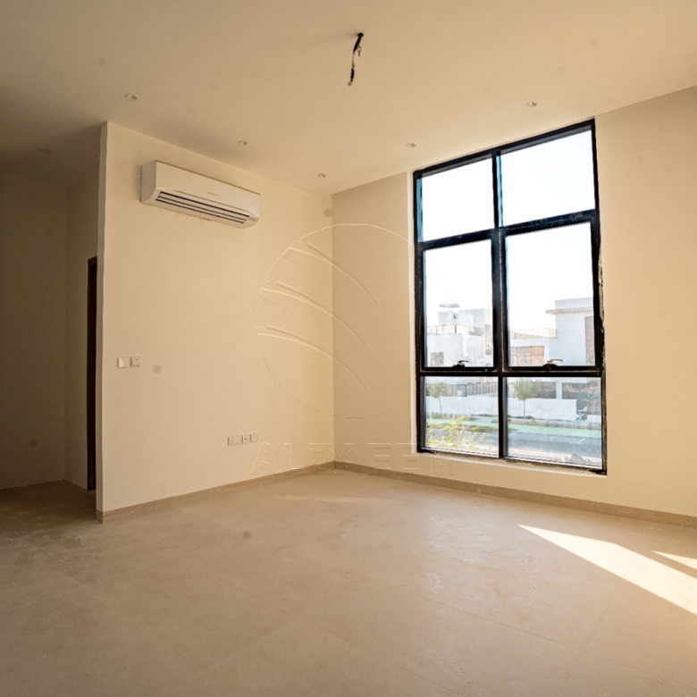√Single Row l Landscaped l 2Y Maintenance free√