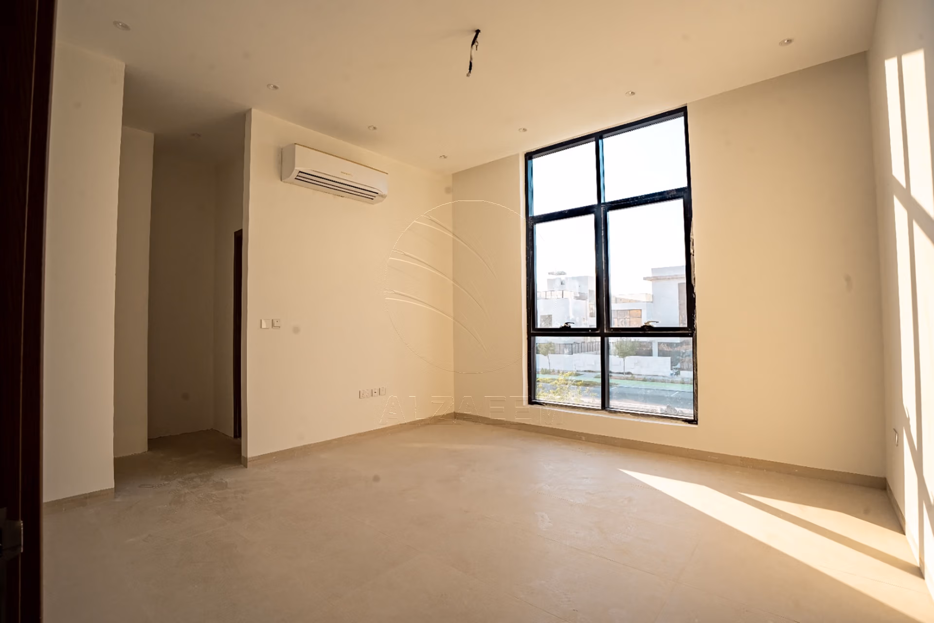 √Single Row l Landscaped l 2Y Maintenance free√