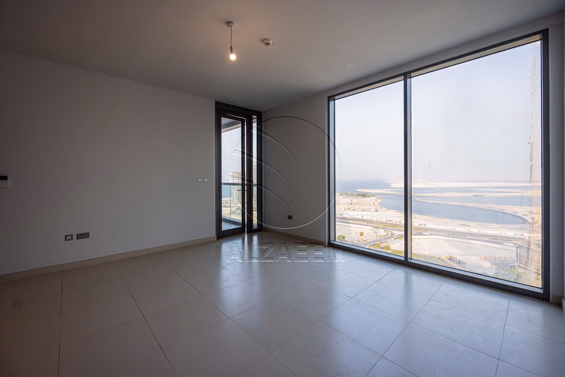 √ VACANT | Partial Sea View | Spacious Layout √