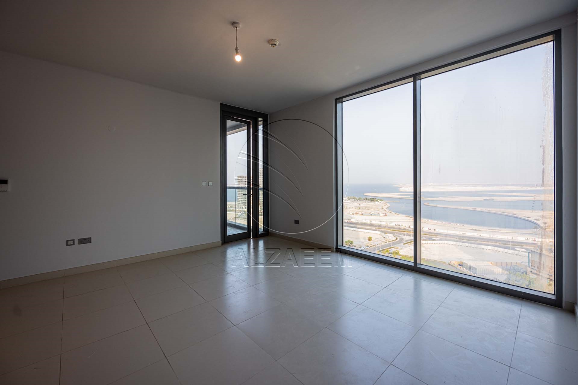 √ VACANT | Partial Sea View | Spacious Layout √