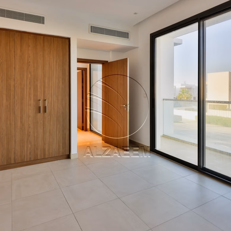 Single Row Corner | Ready to Move | PRIME LOCATION