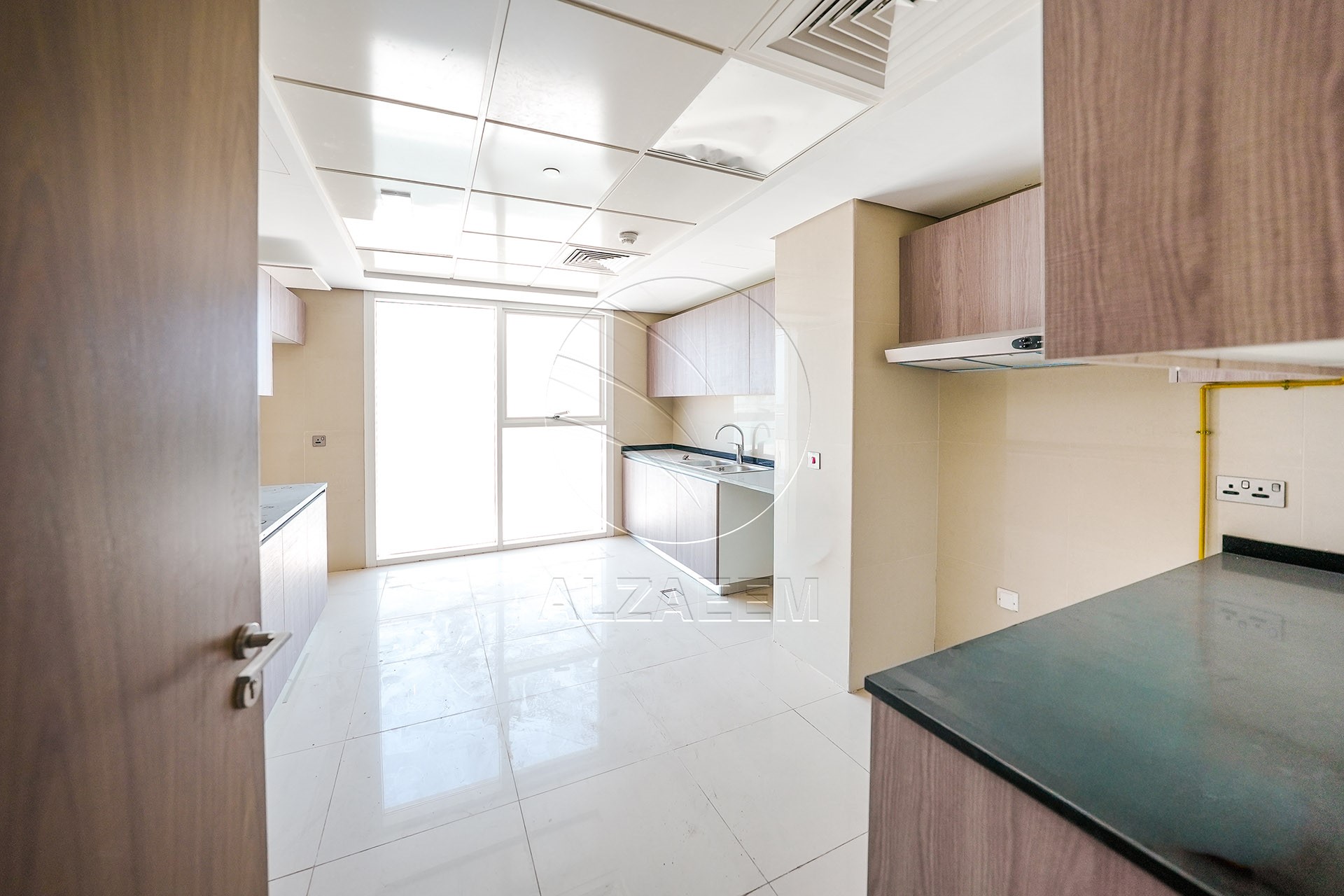 TOP FLOOR | Full Sea View | Move-in Ready