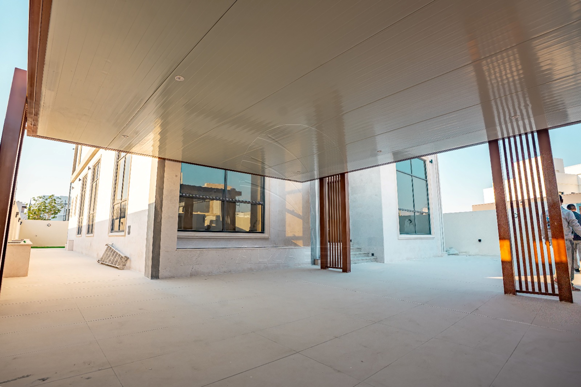√Single Row l Landscaped l 2Y Maintenance free√