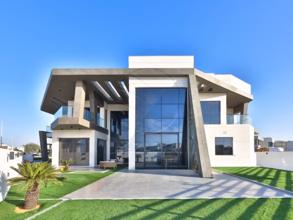 Single Row End | High Ceiling | Luxury Living