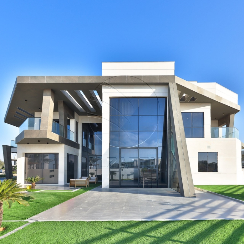 √ Single Row End | High Ceiling | Luxury Living √