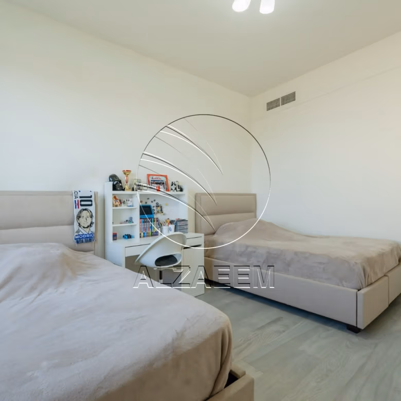 VACANT! Corner | Single Row | Fully Furnished