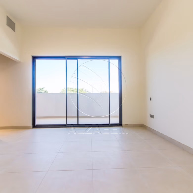VACANT! 5BR+Maid | Mid Unit-Double Row