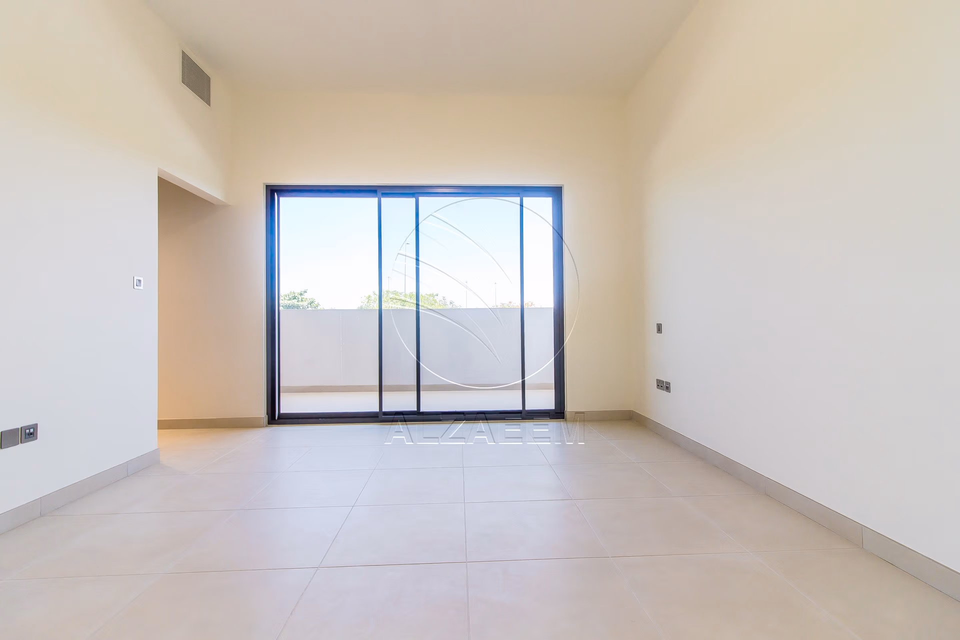 VACANT! 5BR+Maid | Mid Unit-Double Row