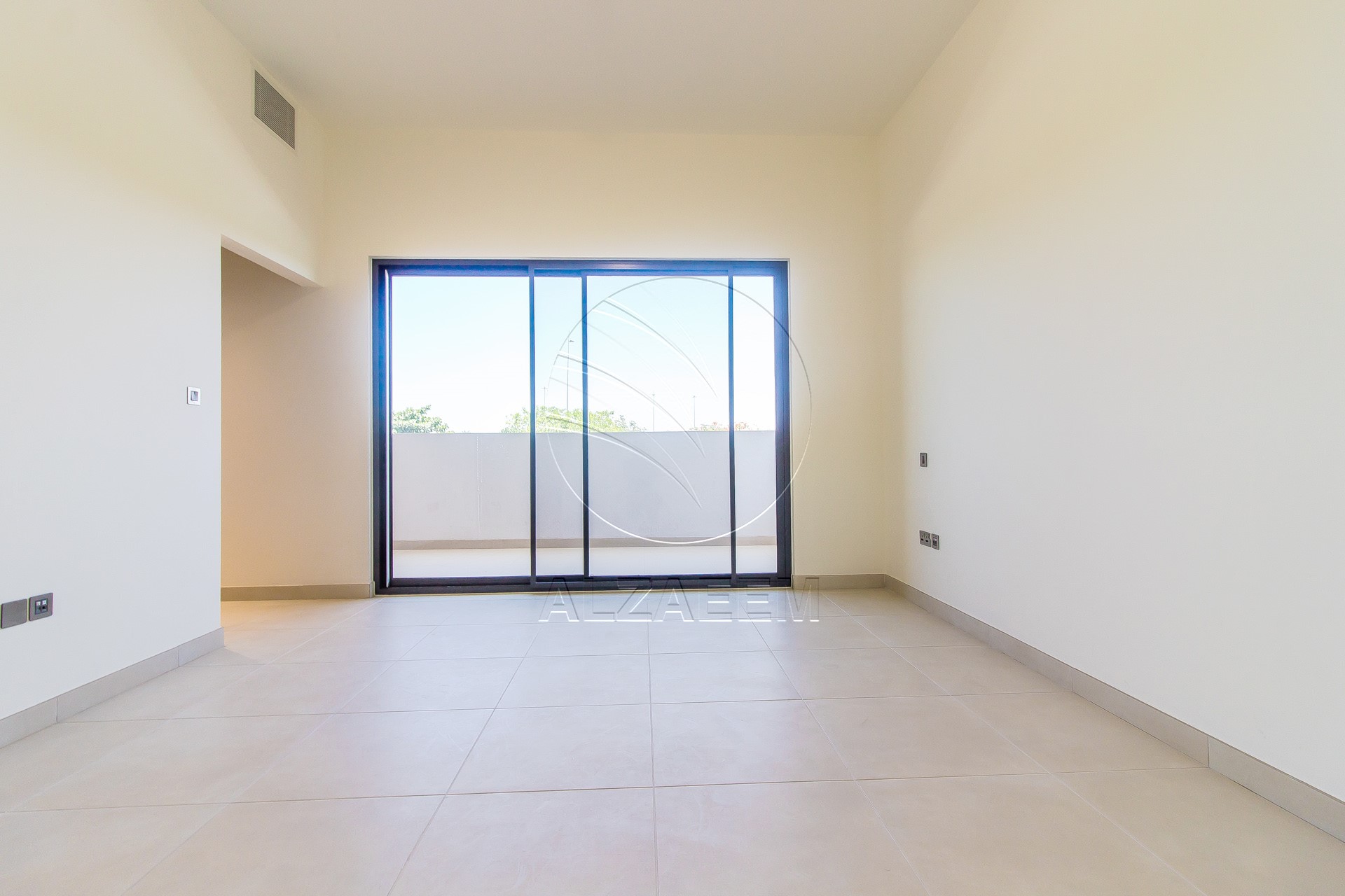 VACANT! 5BR+Maid | Mid Unit-Double Row