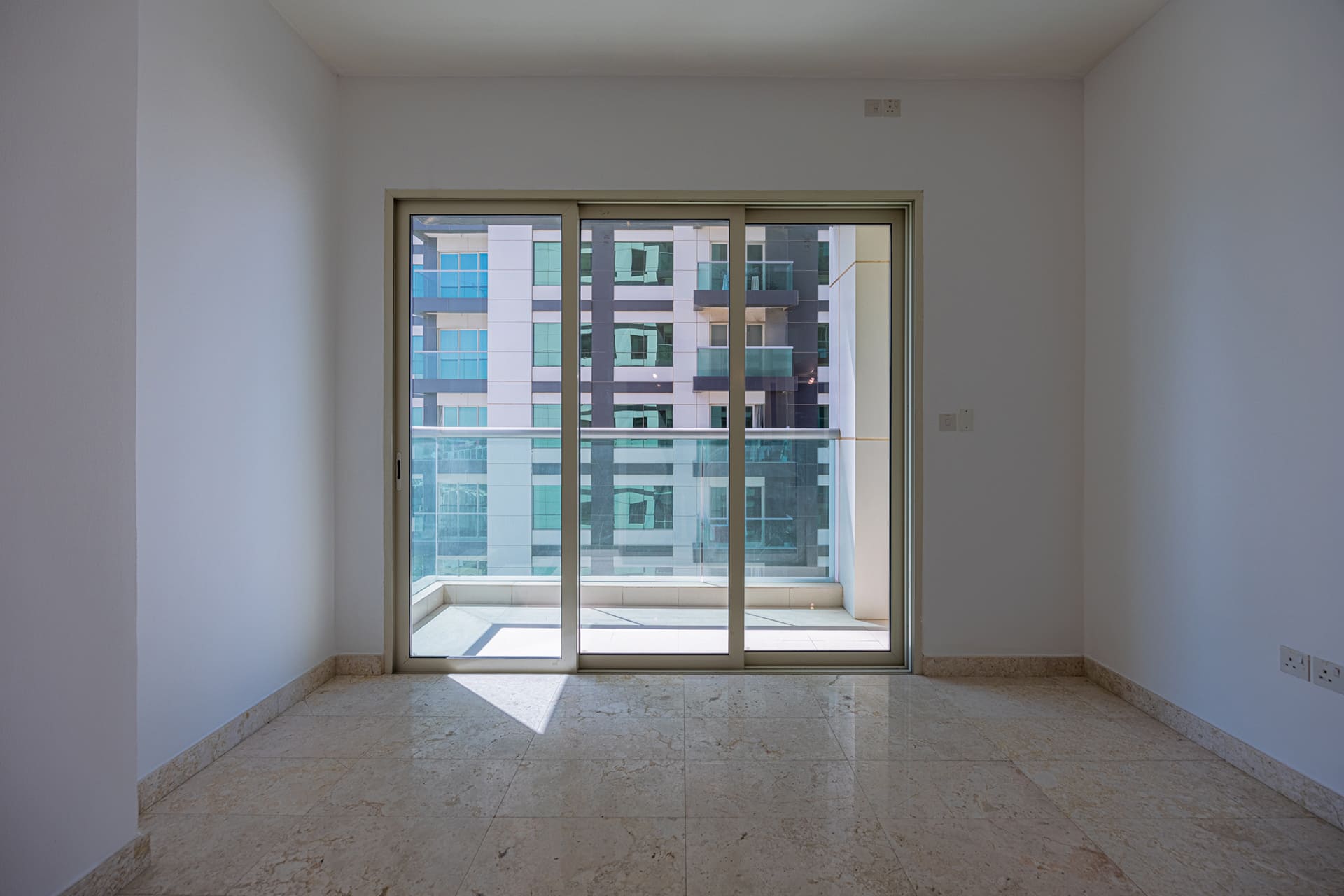 √High Floor | Balcony | Pool and Partial Sea View√