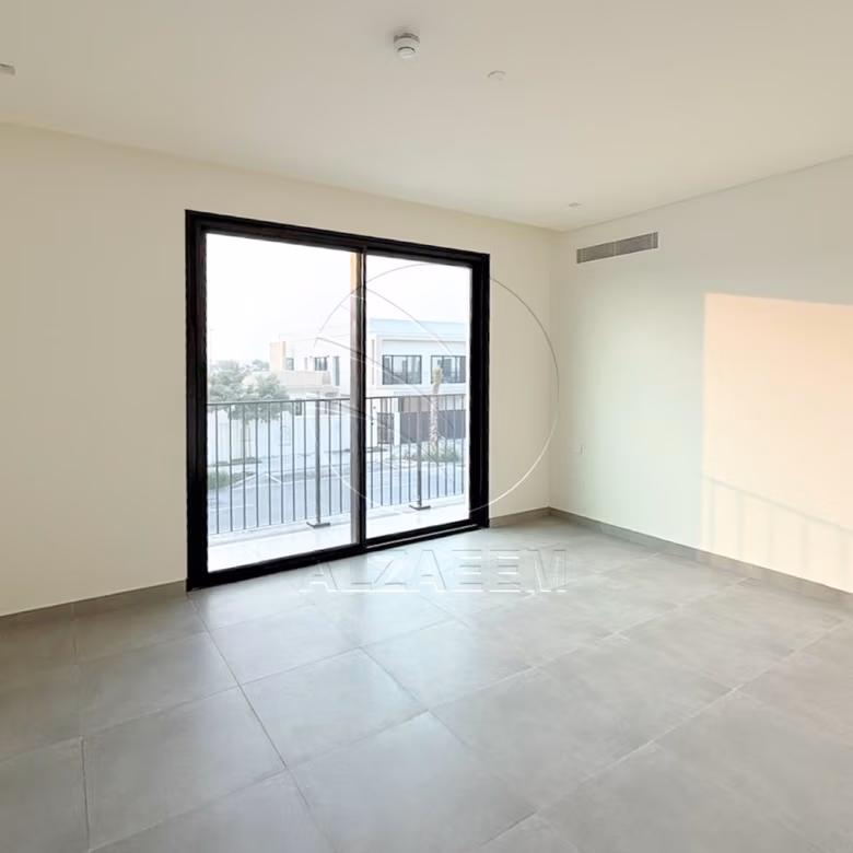 Single Row | Duplex 4BR Villa 4XS | Corner Unit
