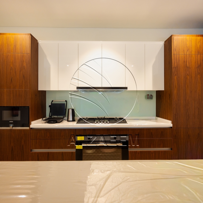 √CORNER 5BR Villa with Pool | Landscaped Garden√
