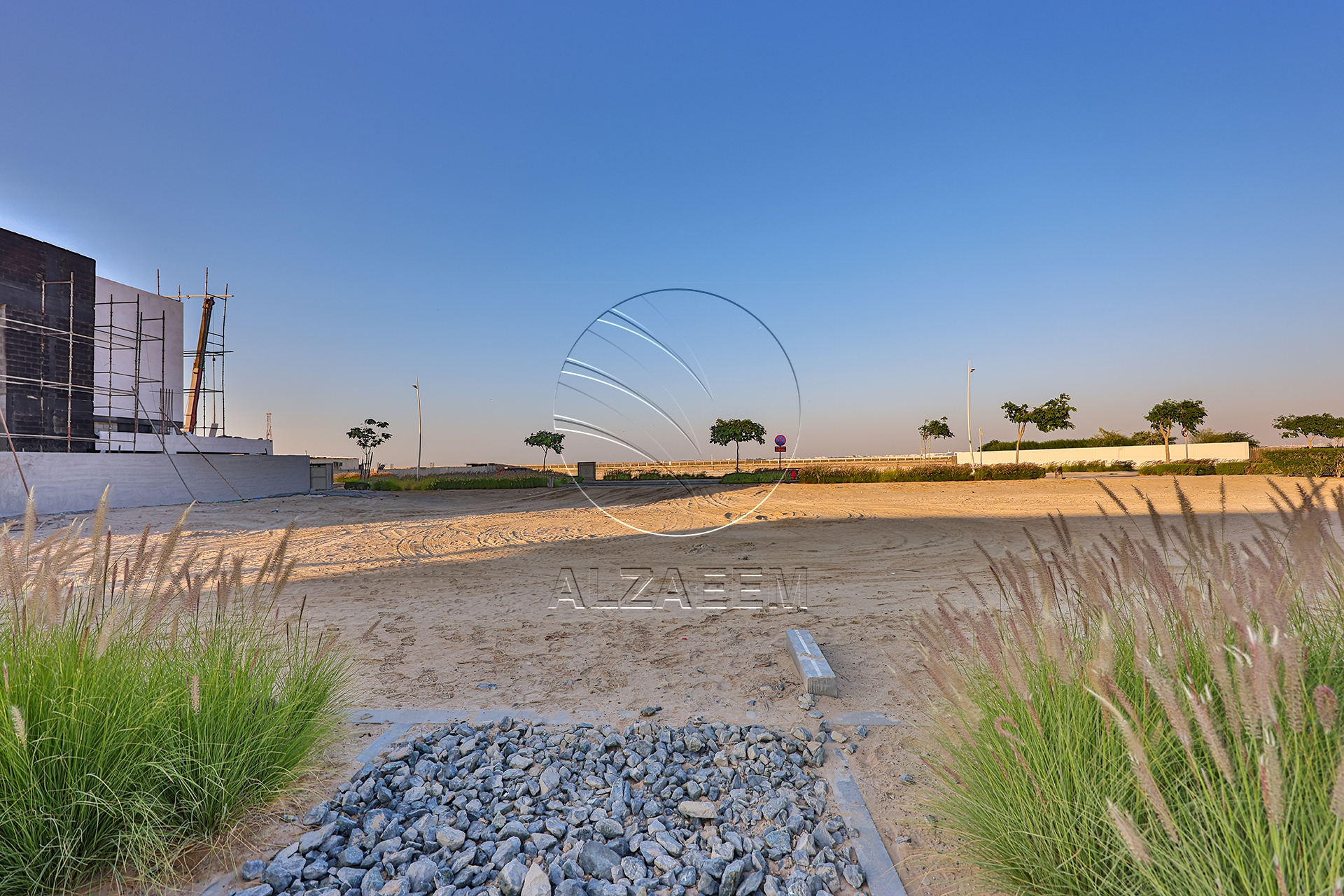 v Single Row 895 SQM Plot | Canal and Marina View√