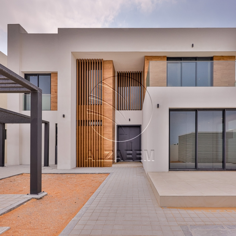 √ 4BR+Maid Single Row Villa | Prime Location √