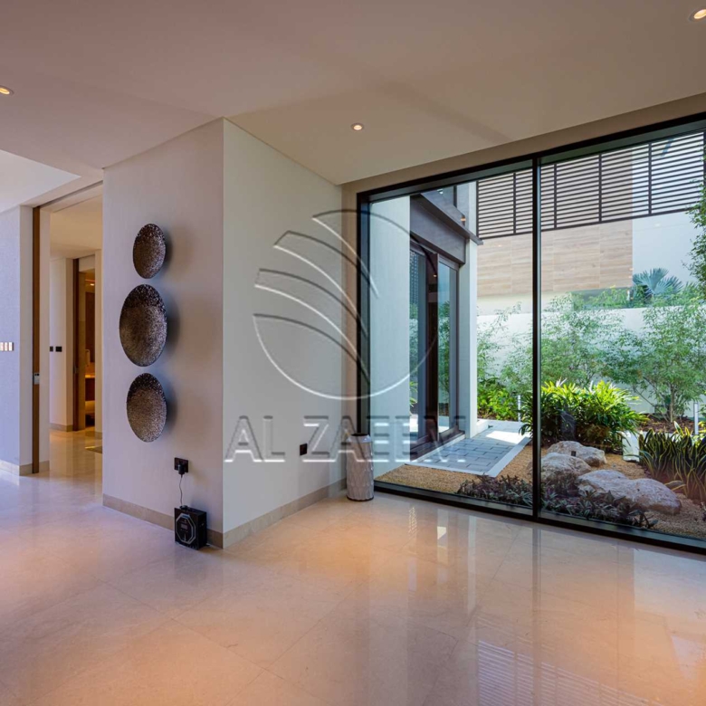 √1005 Sqm Plot! High Ceiling | Single Row Corner √