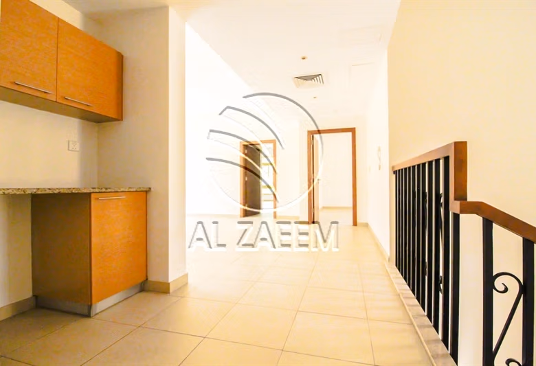 VACANT! Spacious Layout | Double row middle