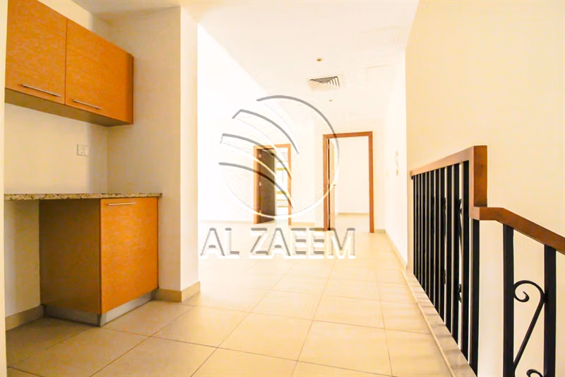 VACANT! Spacious Layout | Double row middle