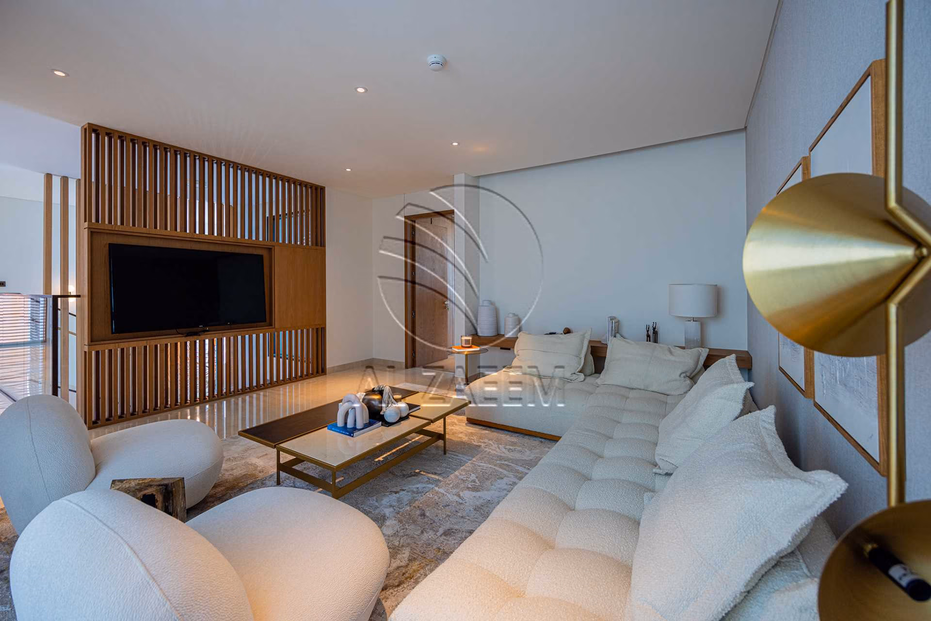 √1005 Sqm Plot! High Ceiling | Single Row Corner √