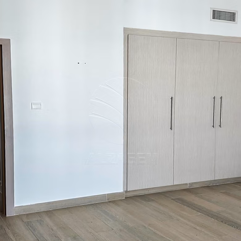 √ VACANT! High Level + Corner Unit | 3 Payments √